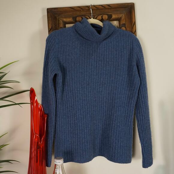 Qi Cashmere blue ribbed 100% cashmere turtleneck sweater - Picture 4 of 6